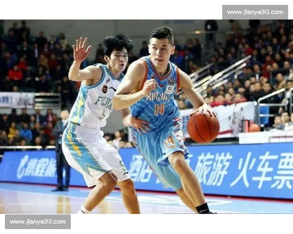 广东队鏖战广厦全场精彩对决 谁能在关键时刻笑到最后